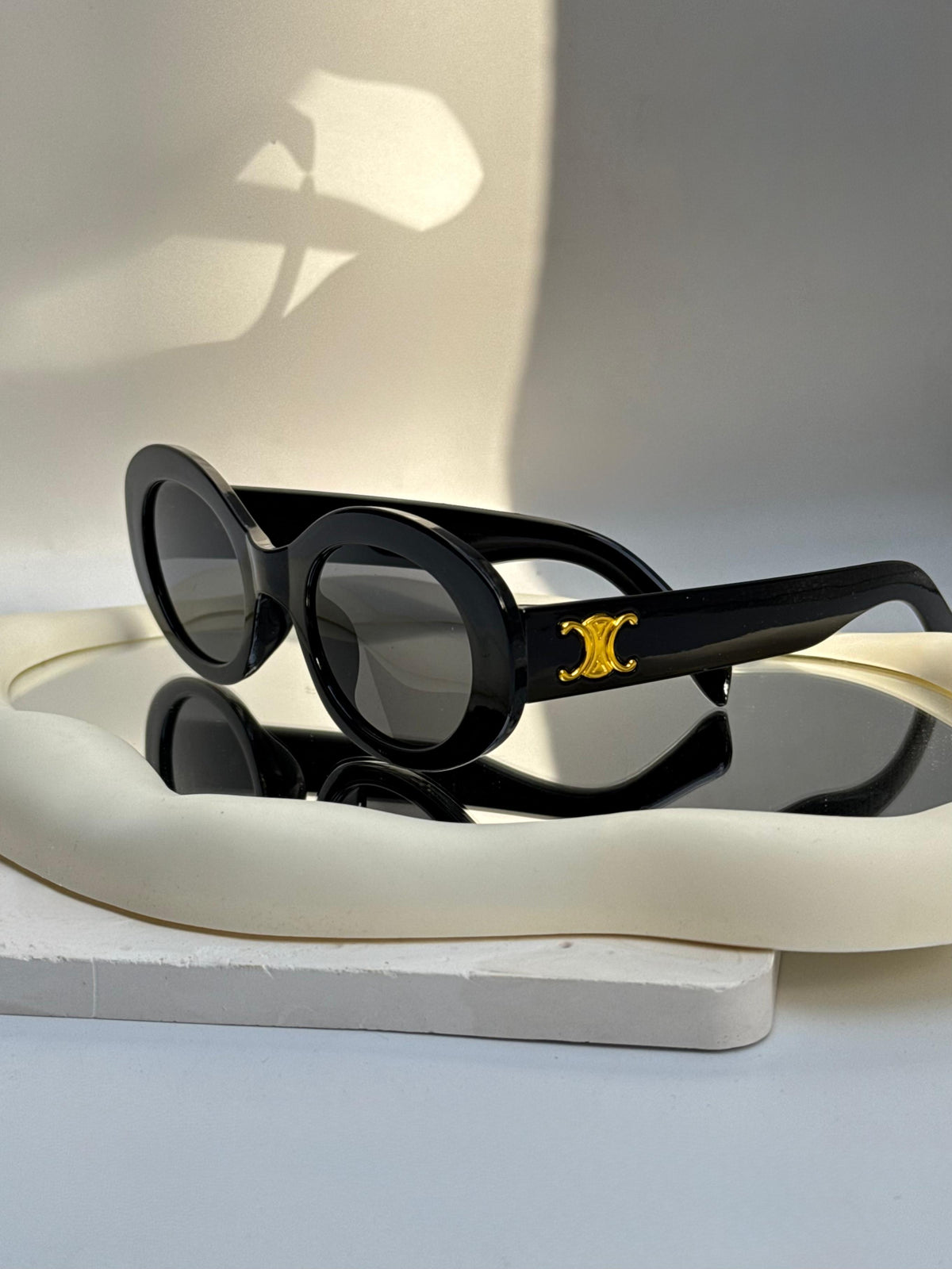 Black-Oval-9195-Sunglasses